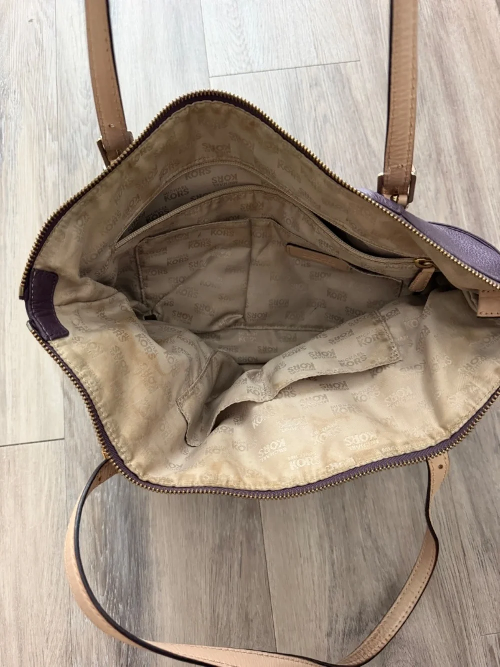 Michael Kors Jet Set Leather Tote in Purple